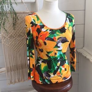 🌿Chico’s multi color soft top.